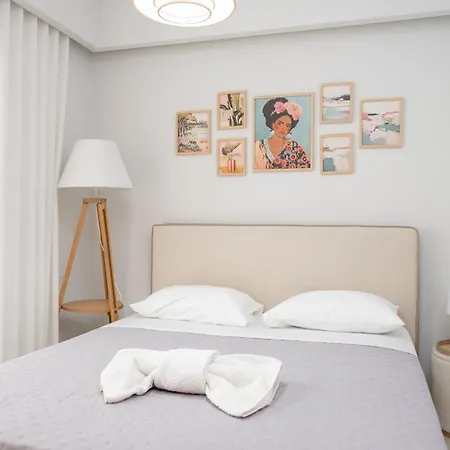 Aurelia Apartment
